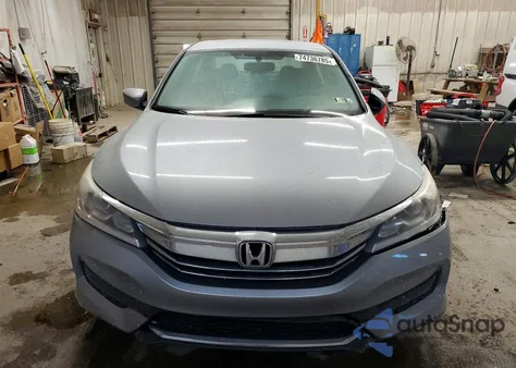 2017 Honda Accord Lx z USA, uszkodzony, nr VIN 1HGCR2F30HA248045